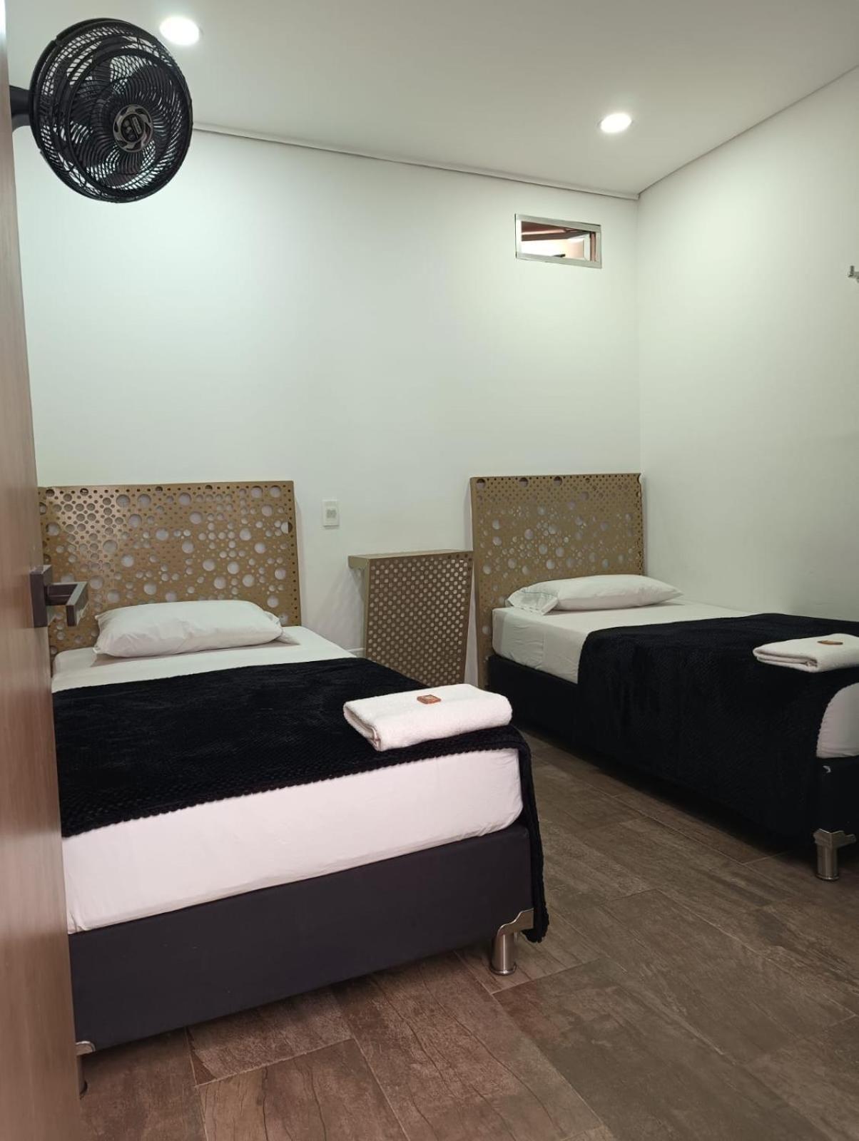 Hotel Prestige Medellín Esterno foto